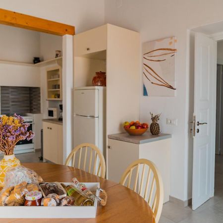 Komis Mansion Exámbela エクステリア 写真